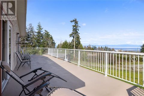 3021 Raymur Pl Qualicum Beach BC V9K2N9
