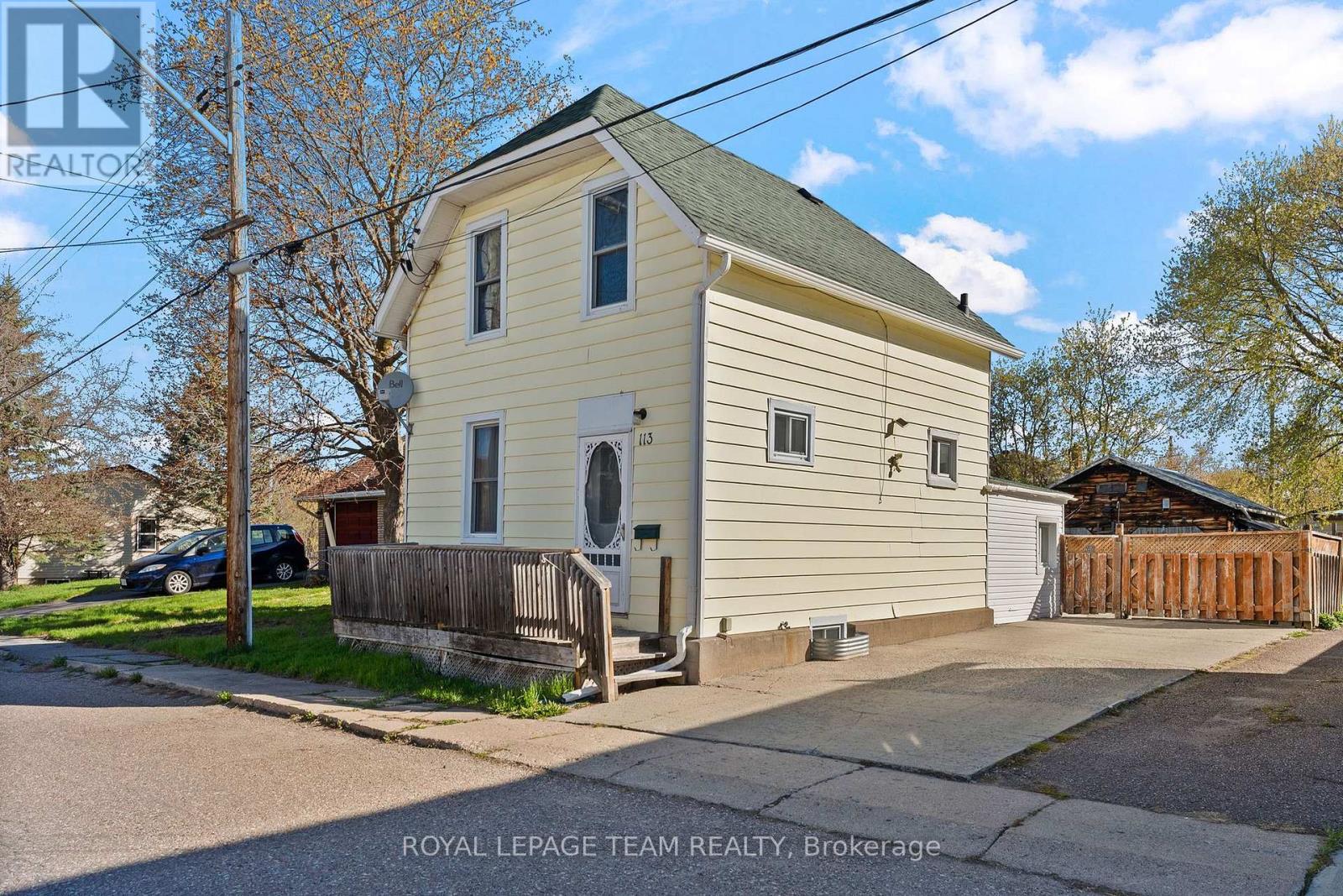 113 QUEEN STREET N