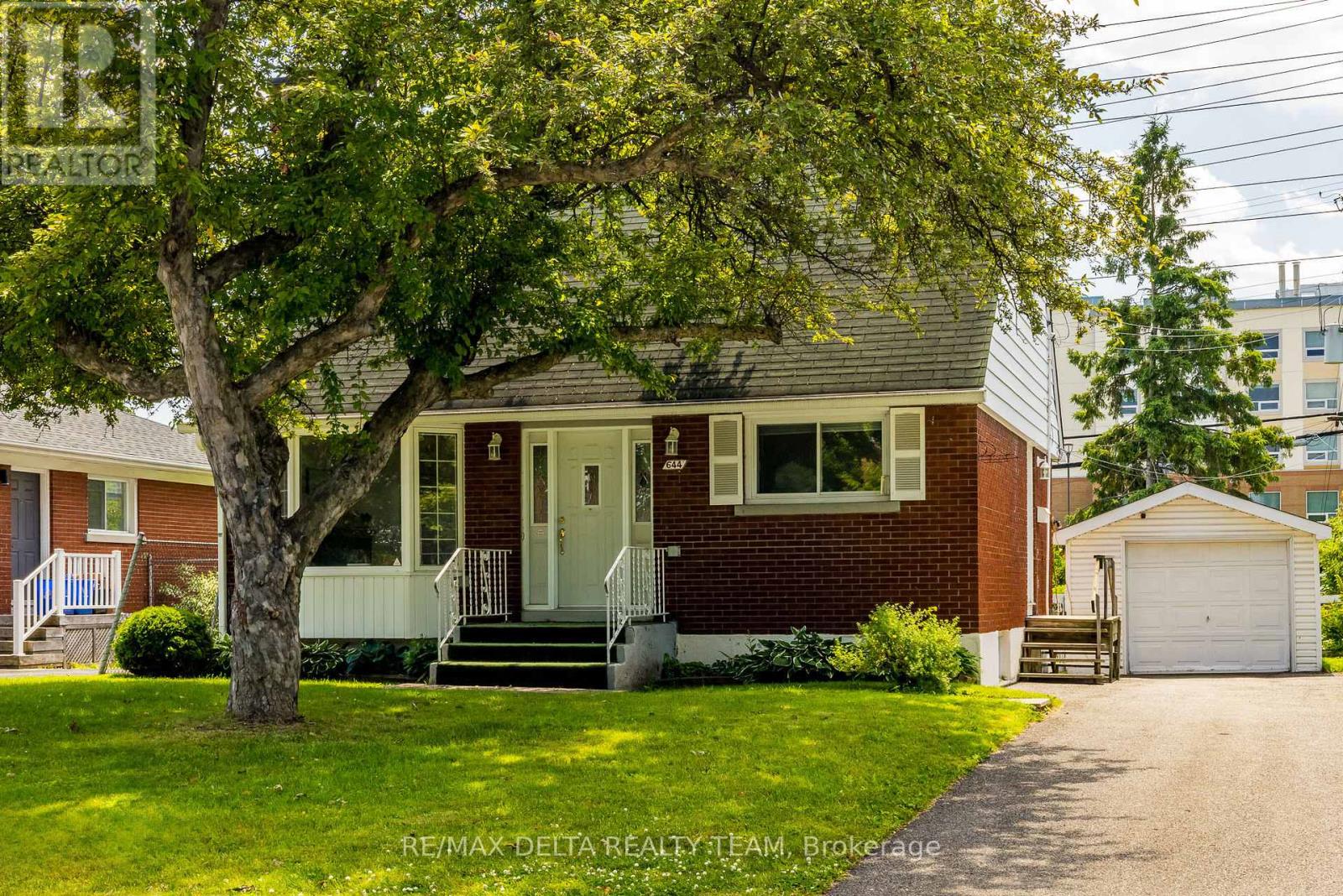644 BROWNING AVENUE