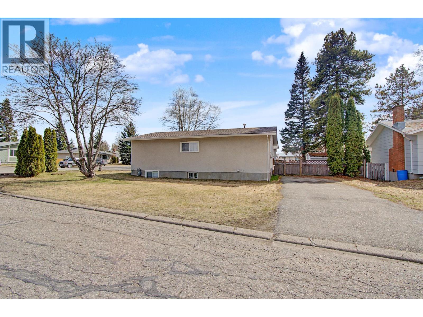 5977 SIMON FRASER AVENUE