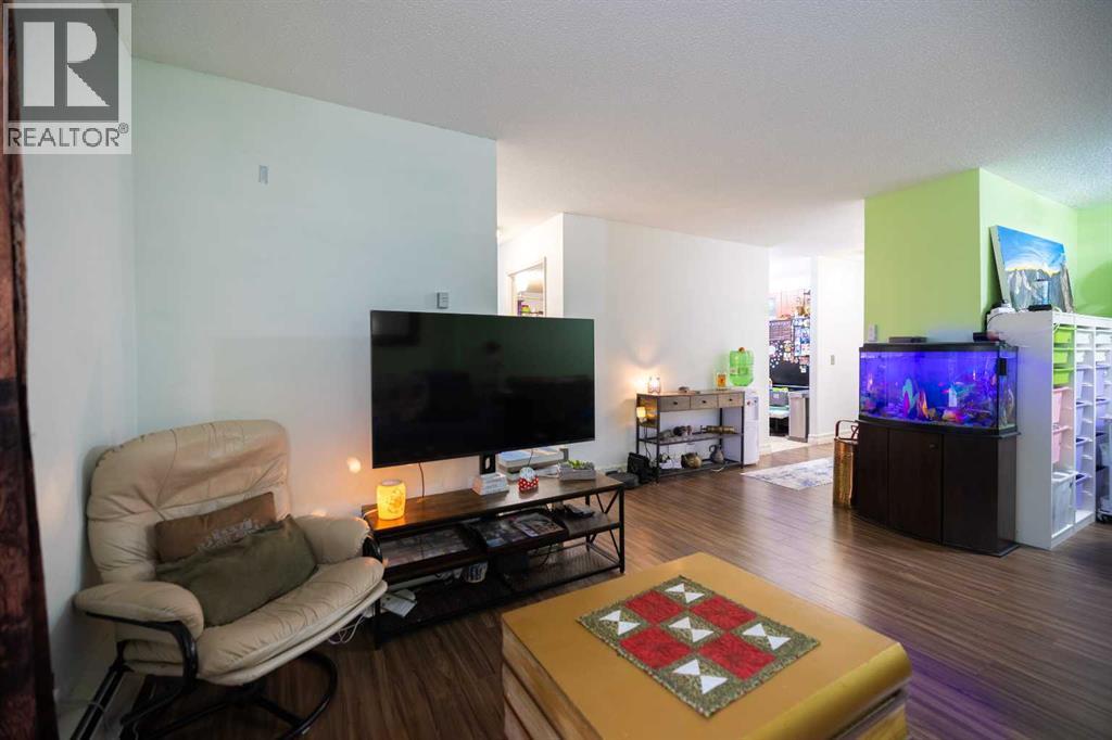 208, 4944 Dalton Drive NW