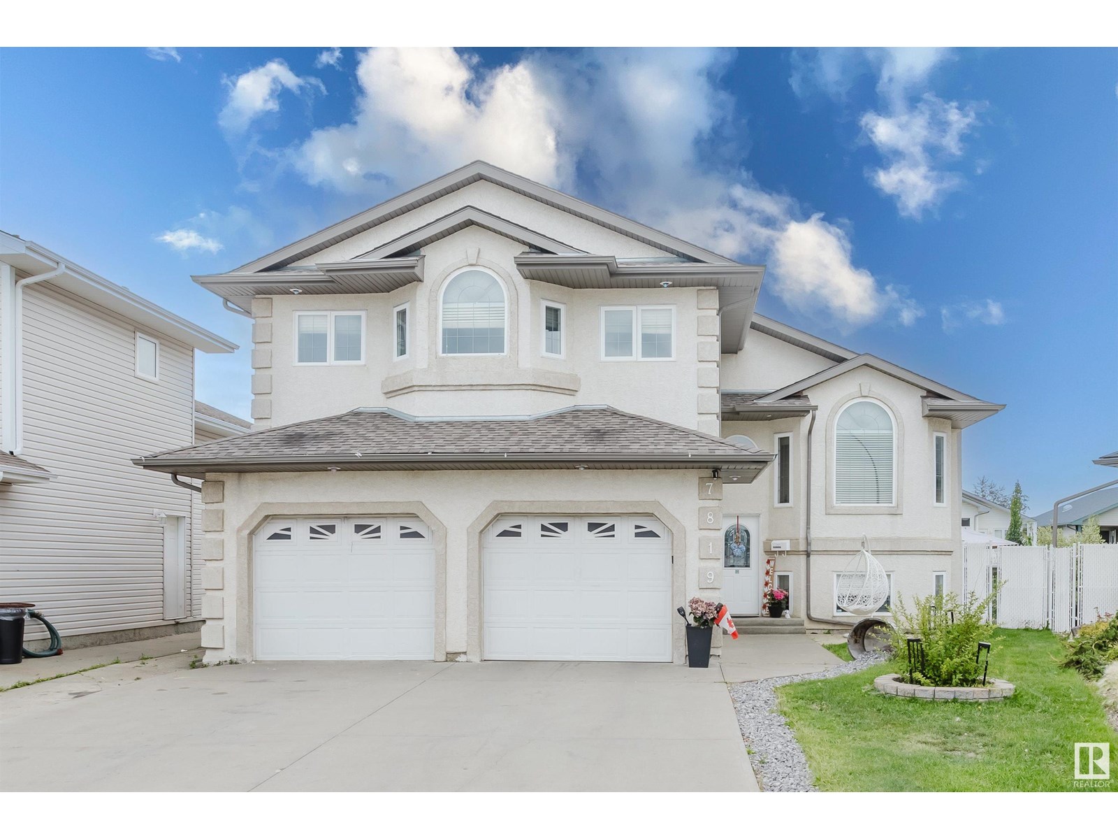 7819 166 AV NW