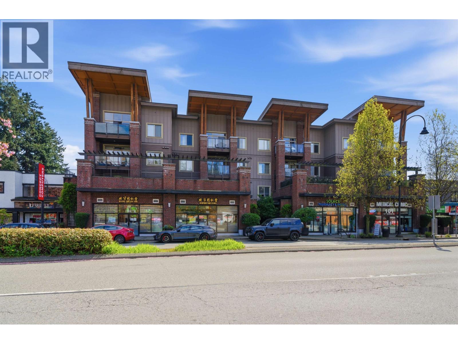 204 1273 MARINE DRIVE