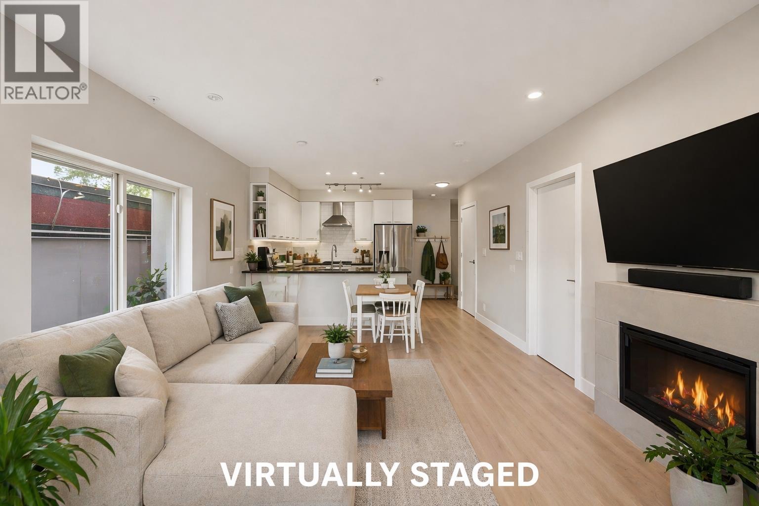 204 1273 MARINE DRIVE