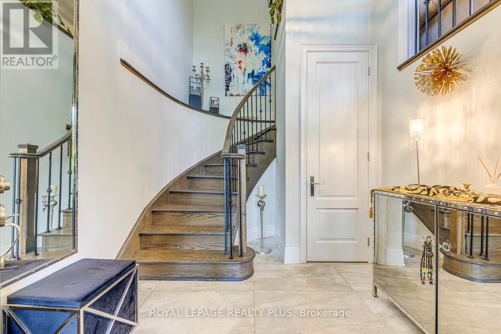 221 HANOVER STREET