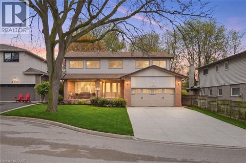 2127 LARABEE Court Burlington ON L7P3S3