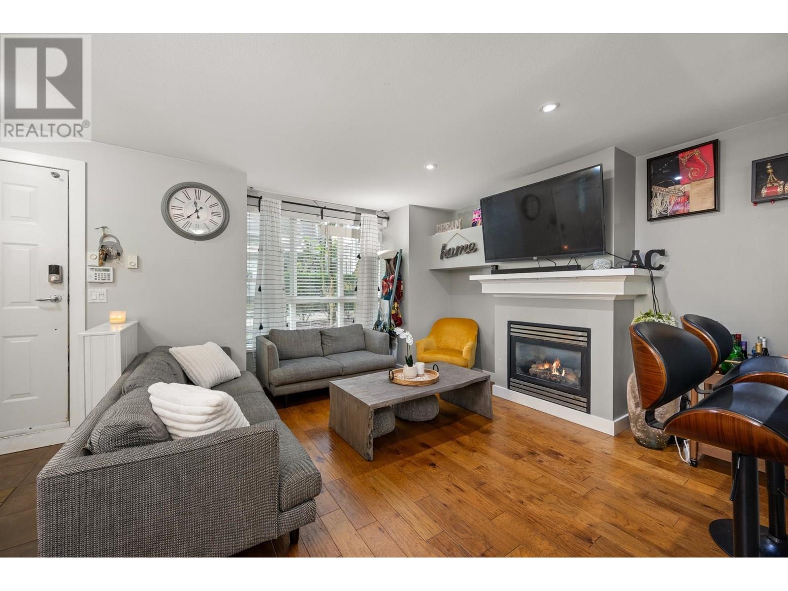 1 1075 LYNN VALLEY ROAD