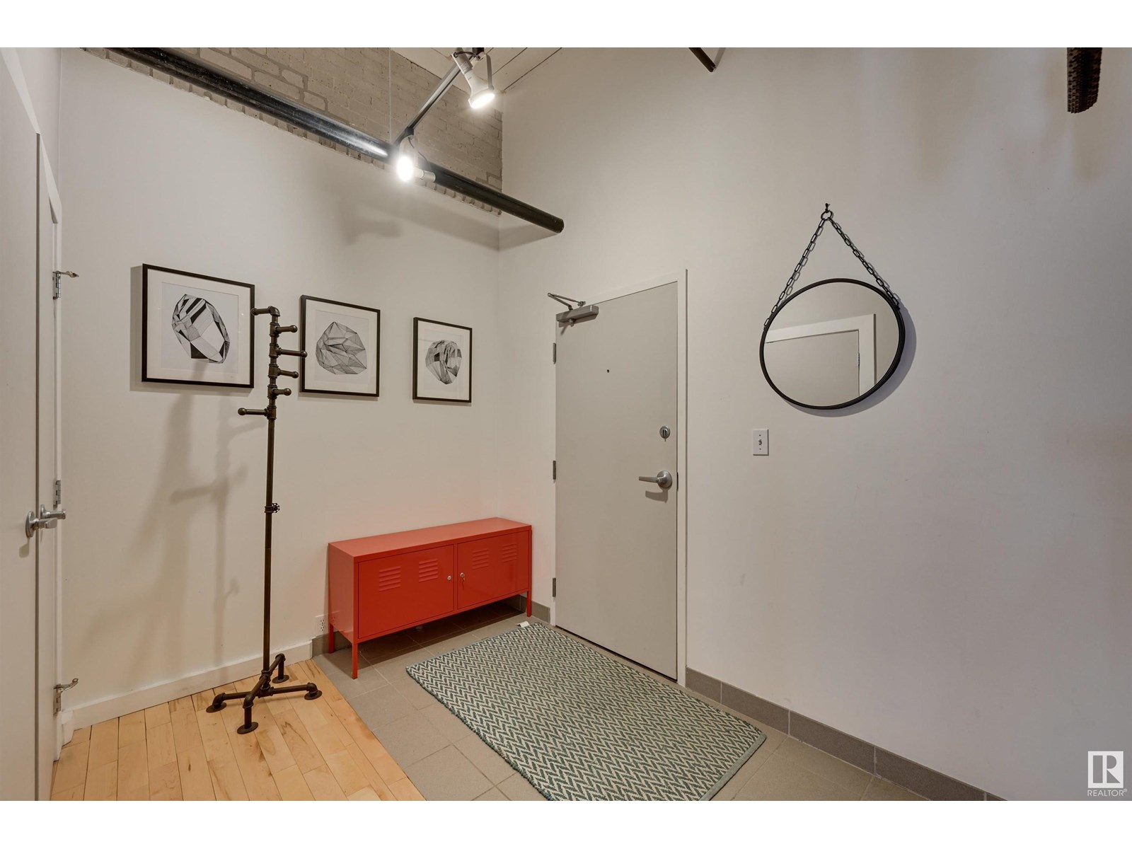 #504 10169 104 ST NW