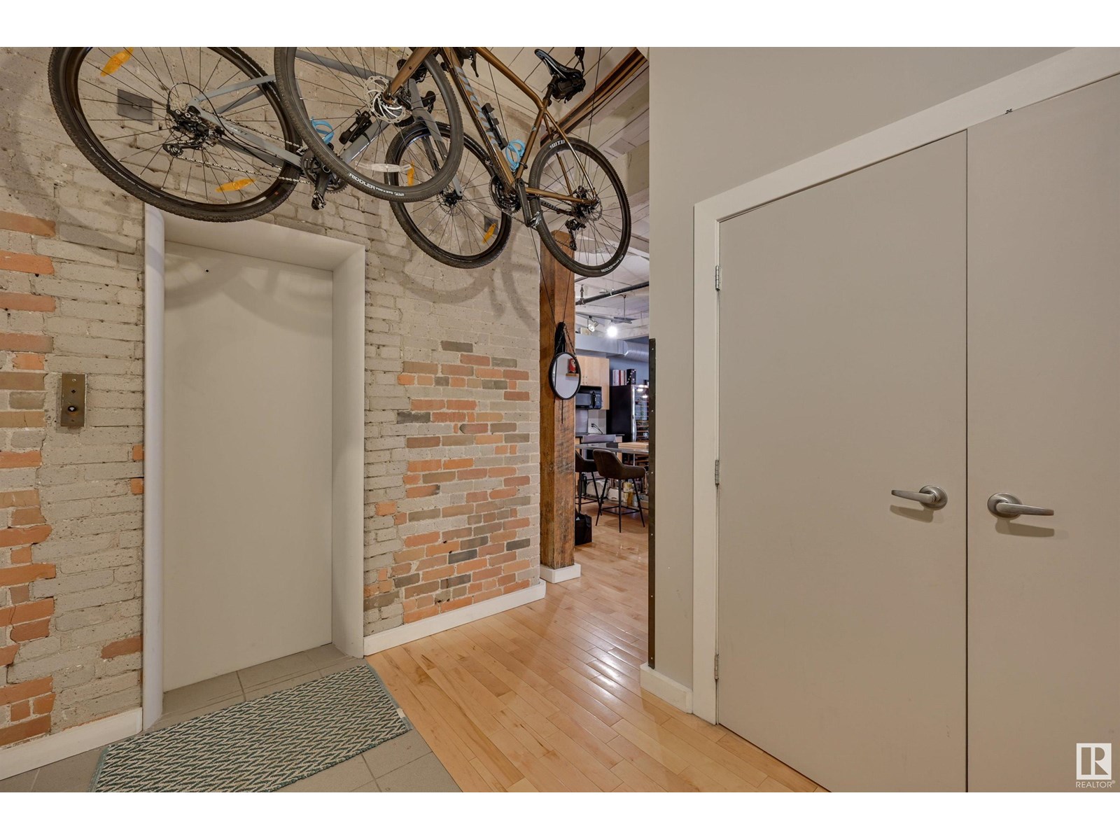 #504 10169 104 ST NW