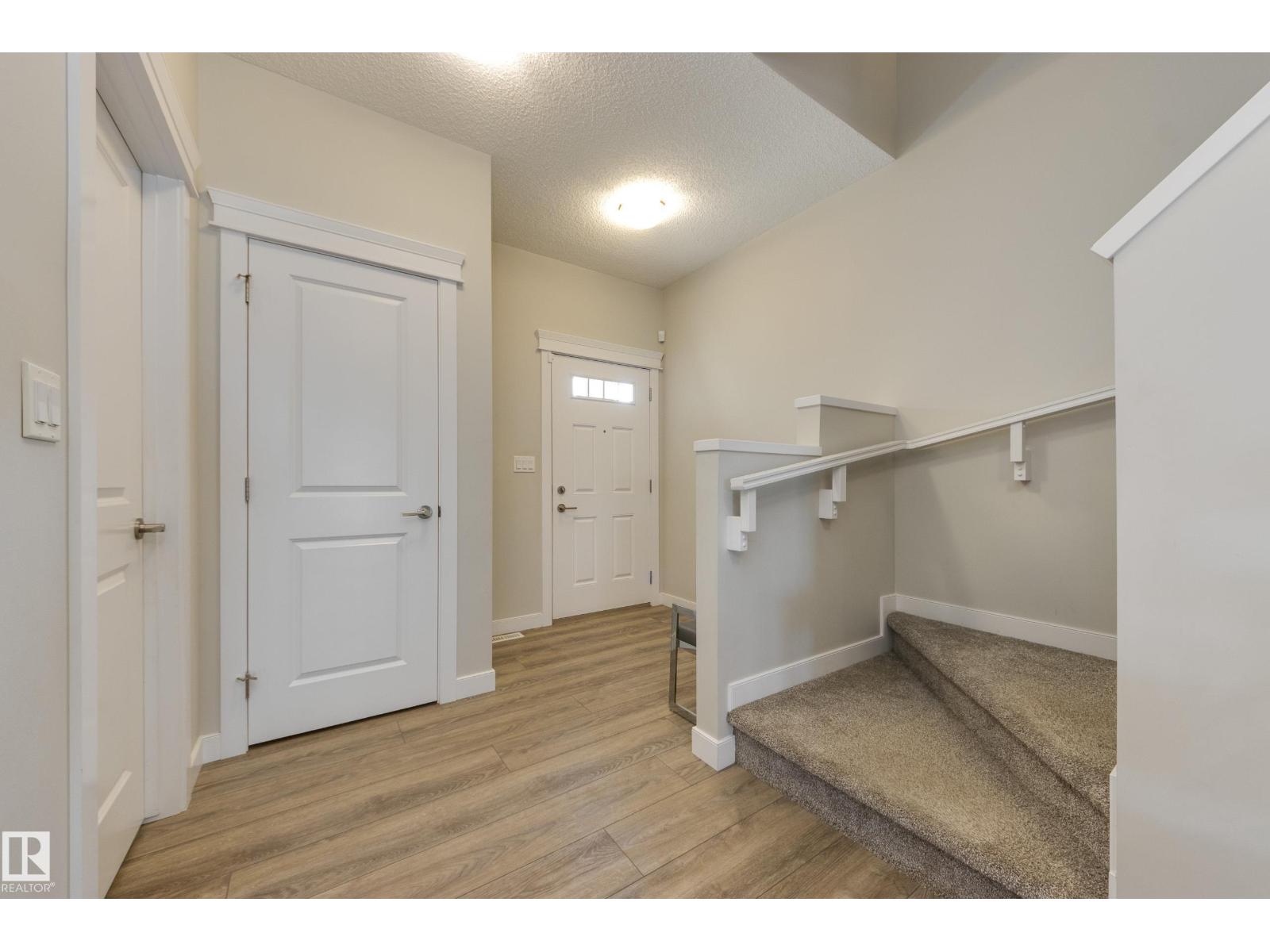 9932 223 ST NW NW