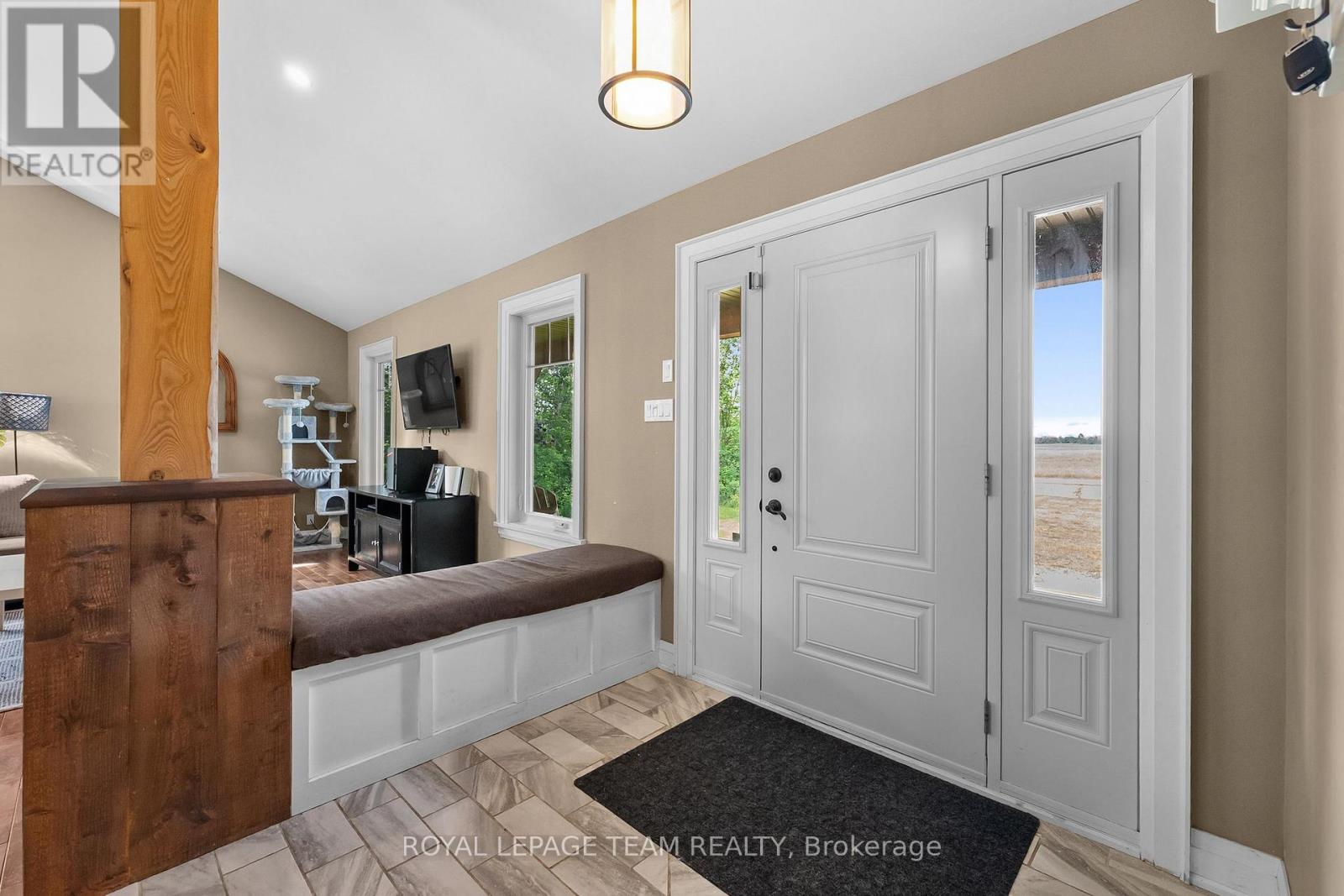 175 BOUNDARY ROAD E