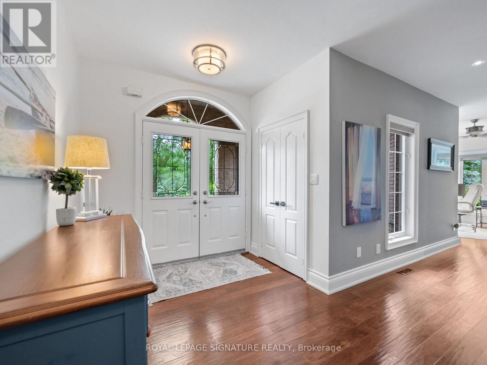 10 FOREST RIDGE CRESCENT