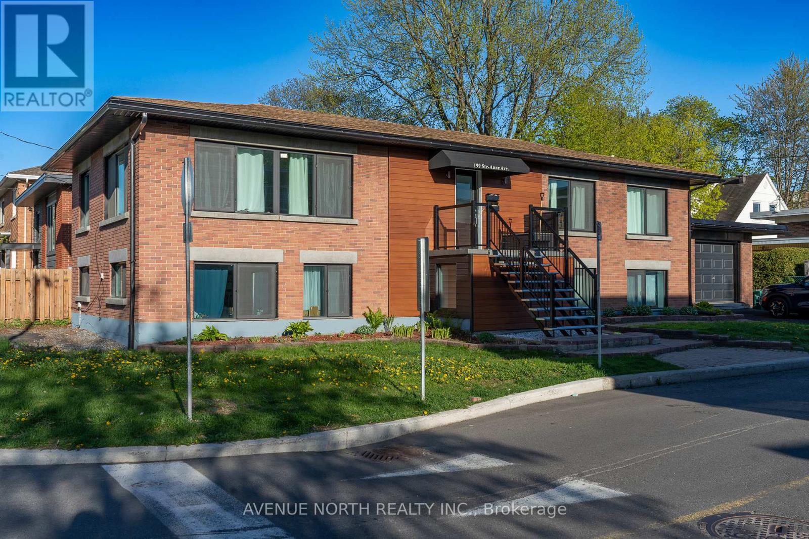 Photo 1 of 10 — 199 STE ANNE STREET, Ottawa, ON K1L7B8