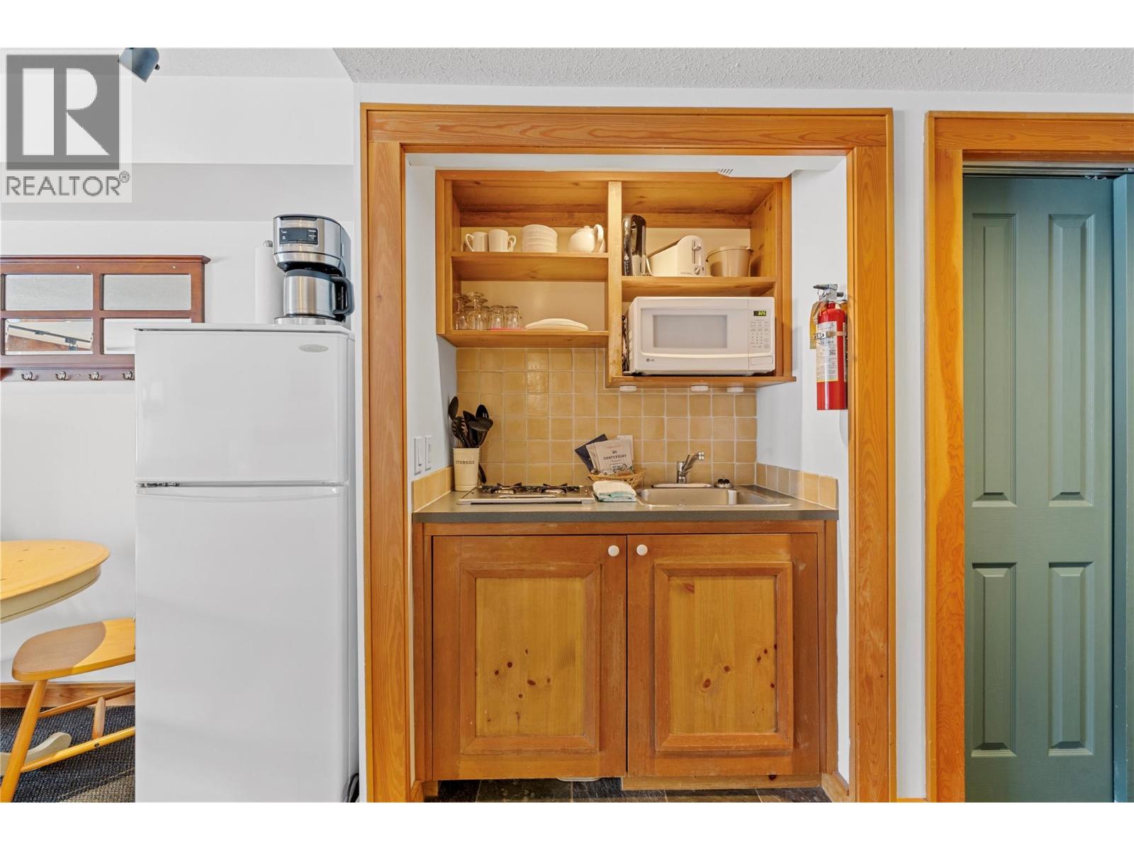 5275 Big White Road Unit# 215