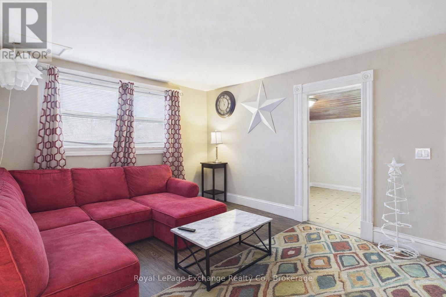 461/463 PRINCES STREET S