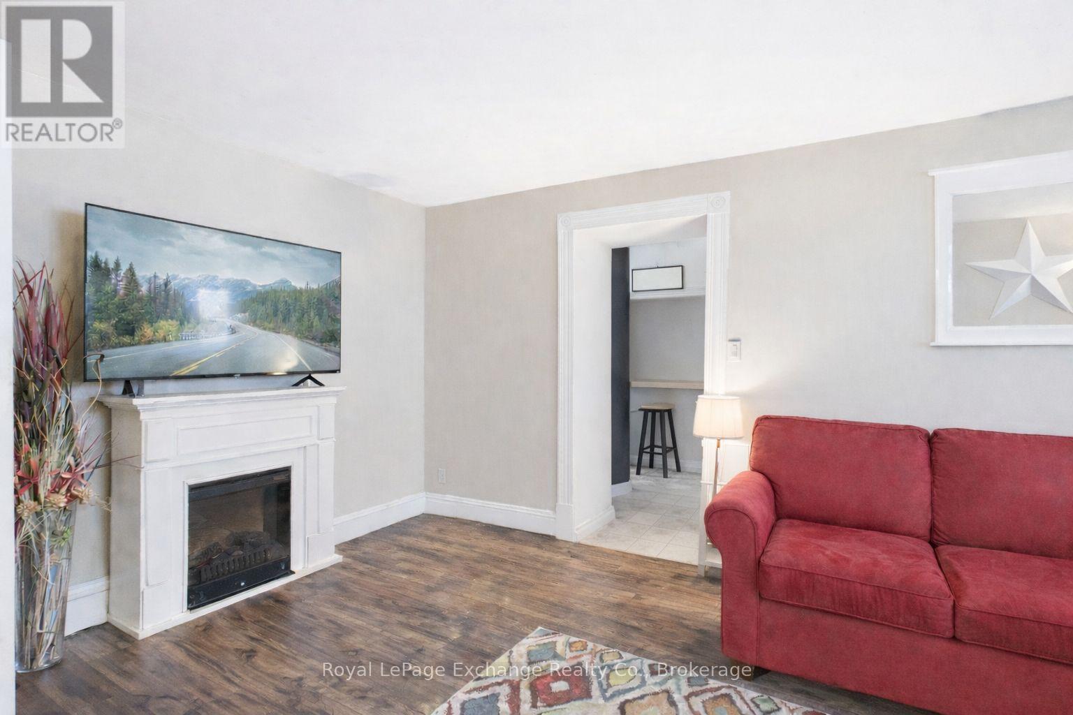 461/463 PRINCES STREET S