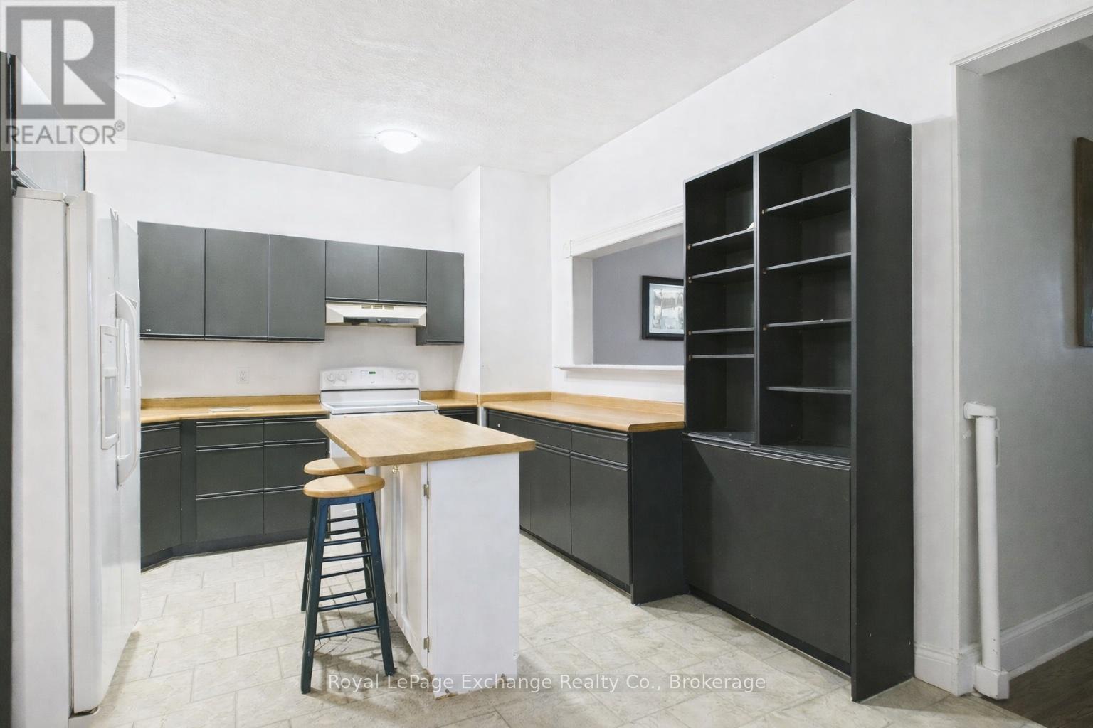 461/463 PRINCES STREET S