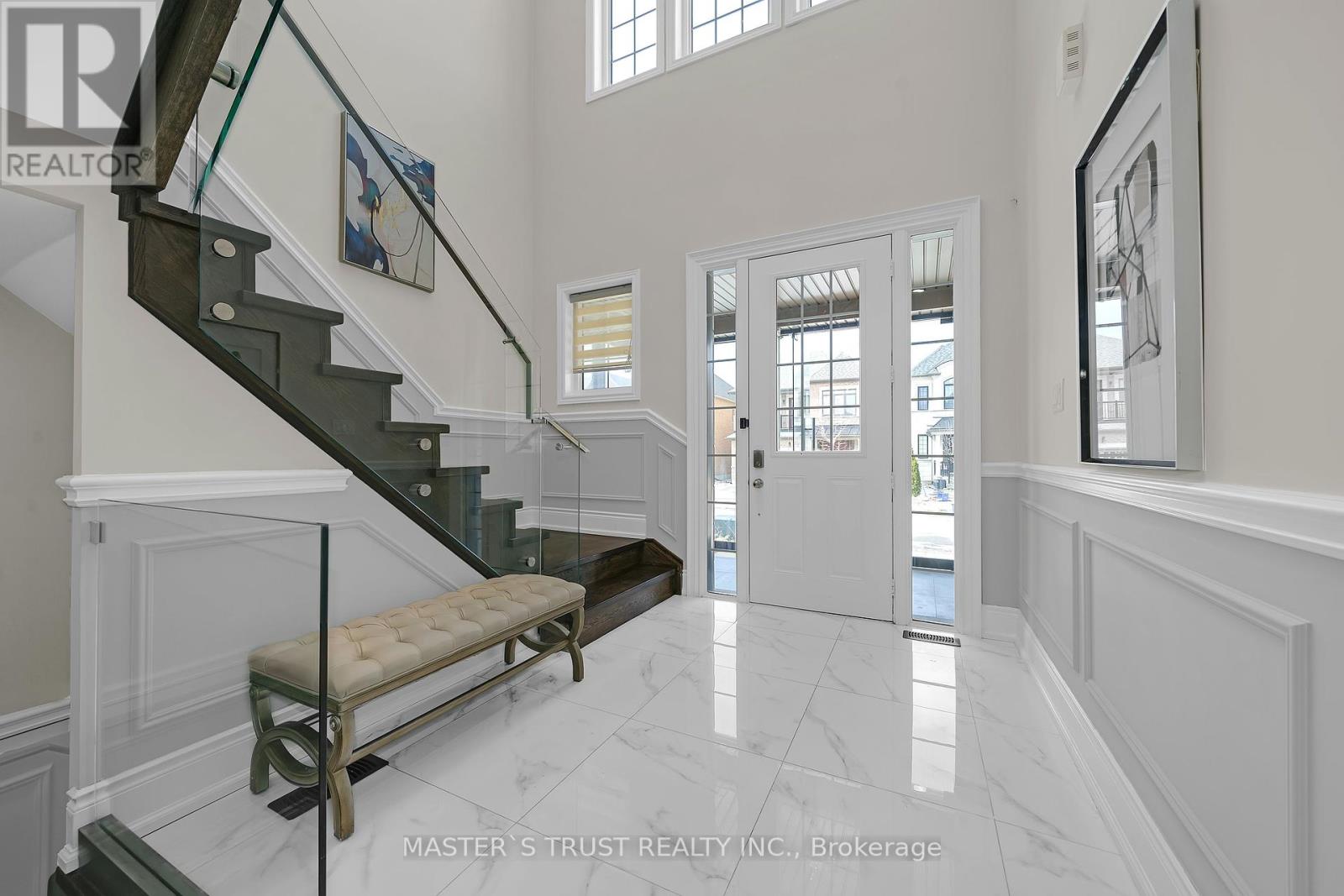 25 CANNES AVENUE