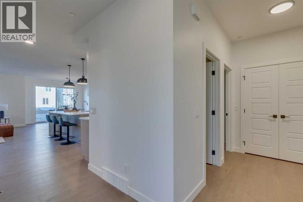 290 Hotchkiss Common SE