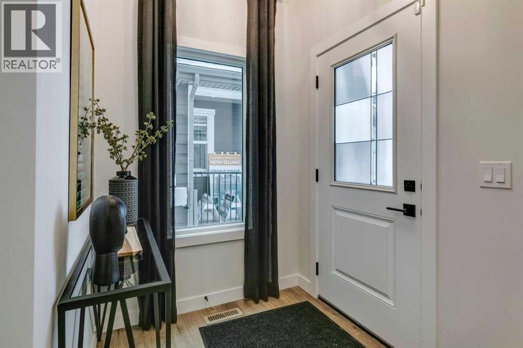 290 Hotchkiss Common SE