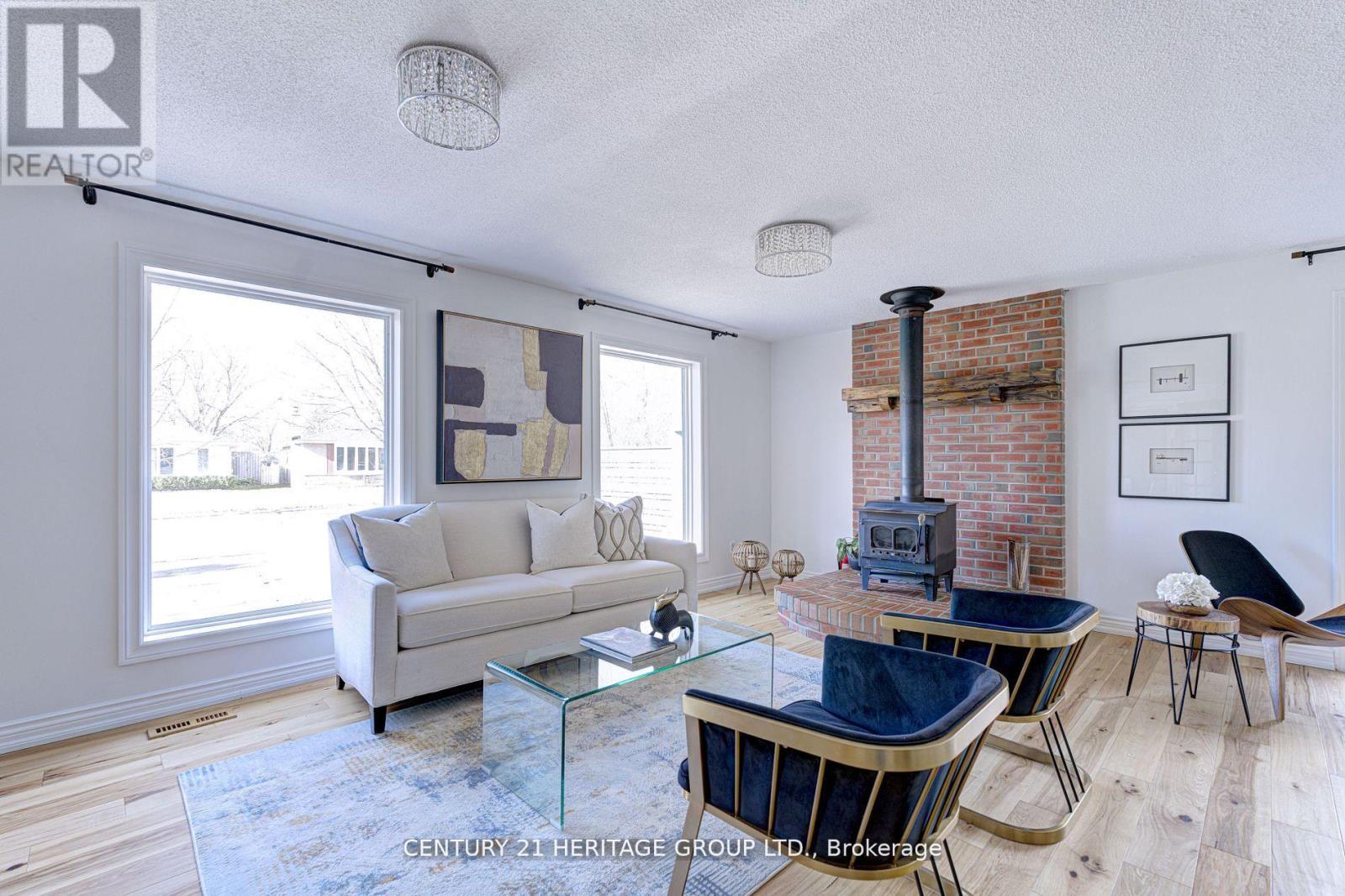 111 LORNE SCOTS DRIVE