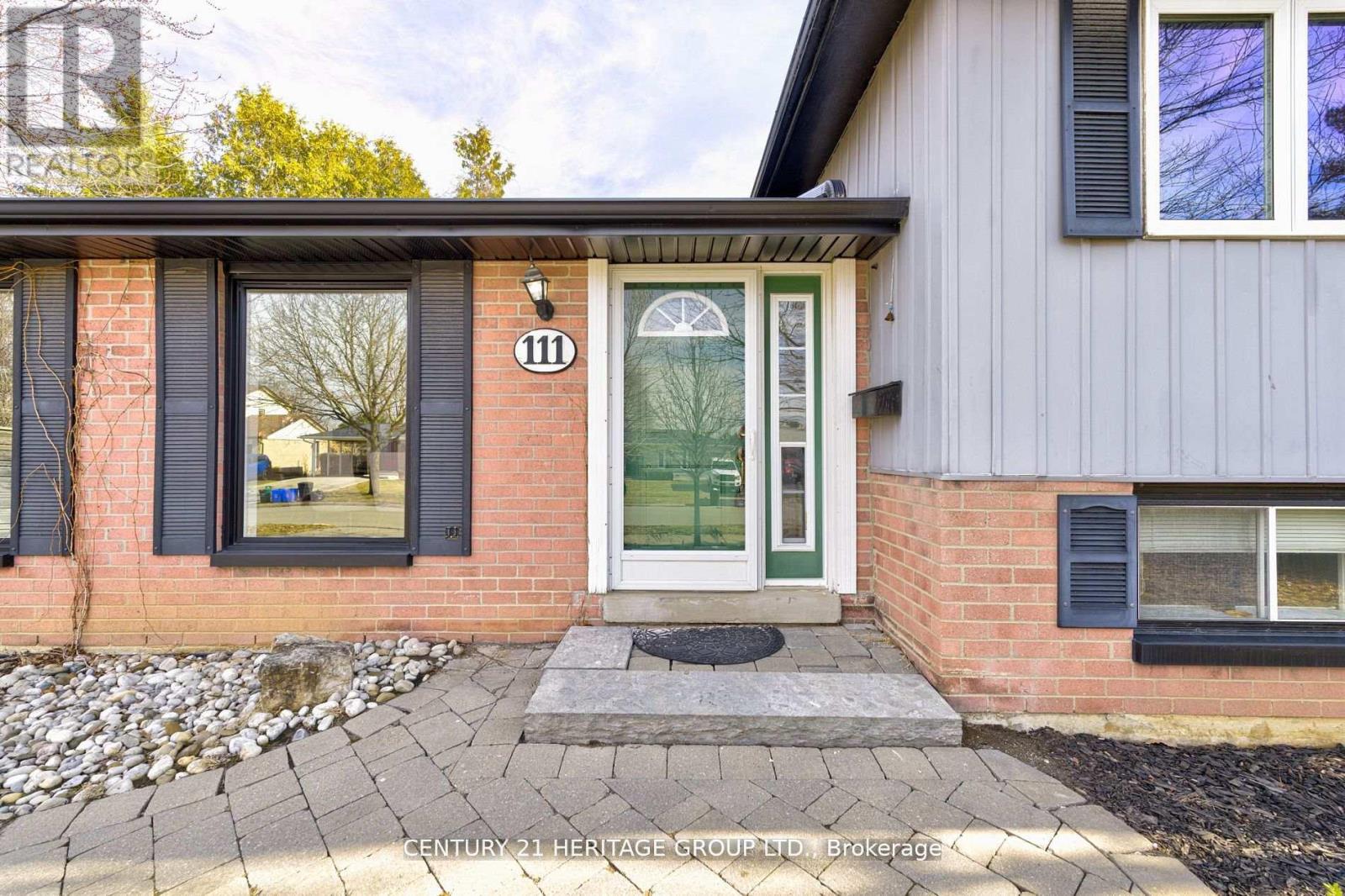 111 LORNE SCOTS DRIVE
