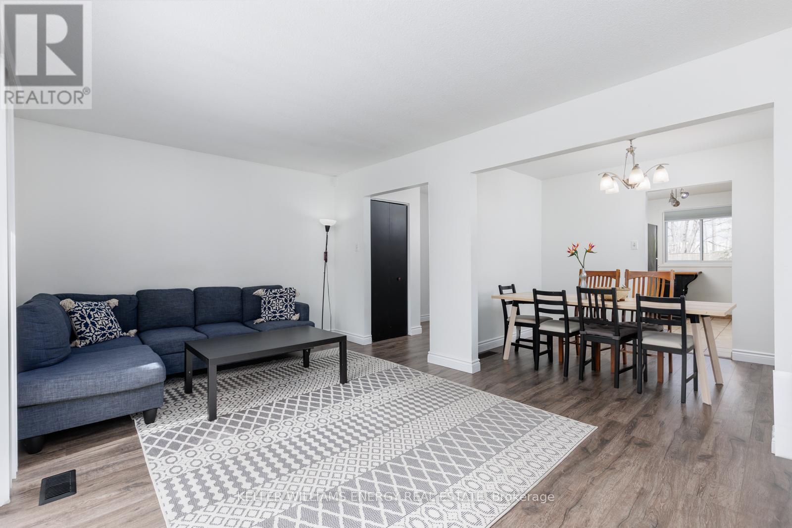 B - 660 GREY STREET