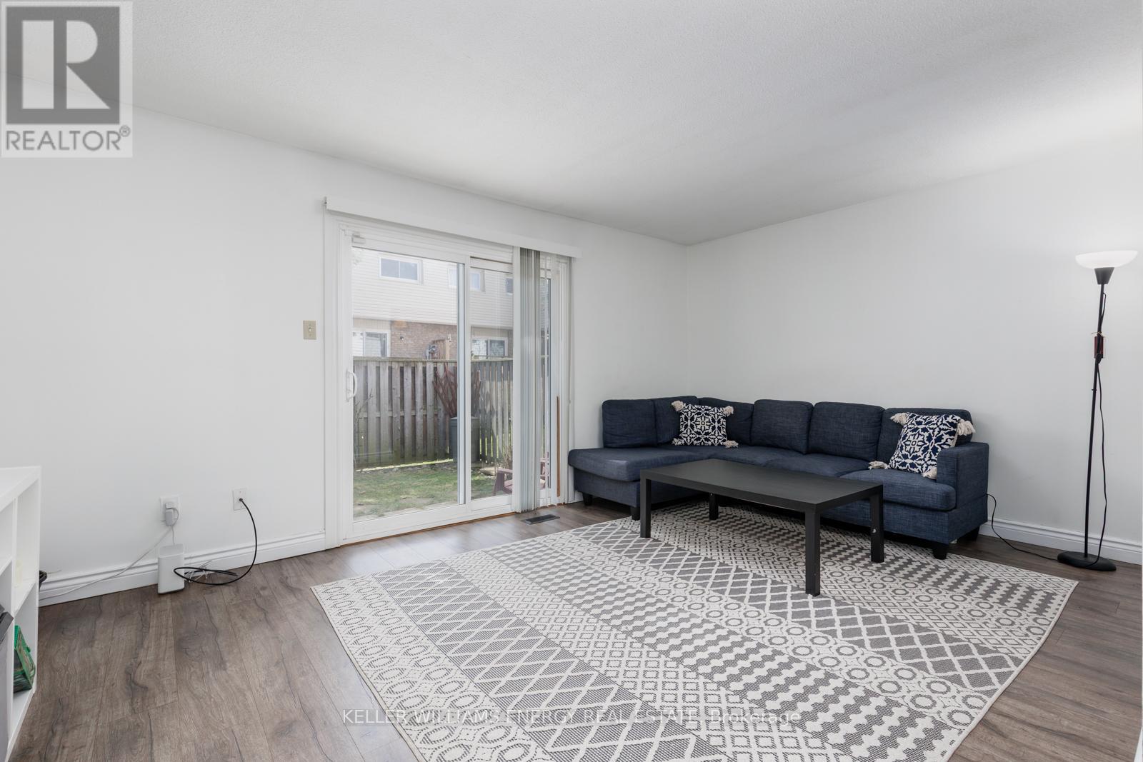 B - 660 GREY STREET