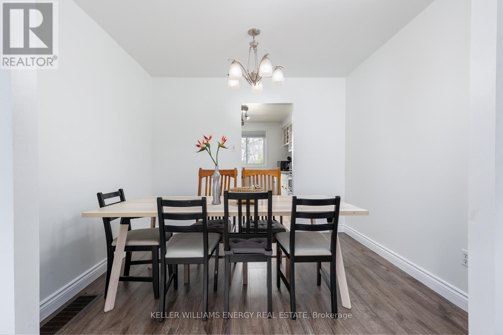 B - 660 GREY STREET