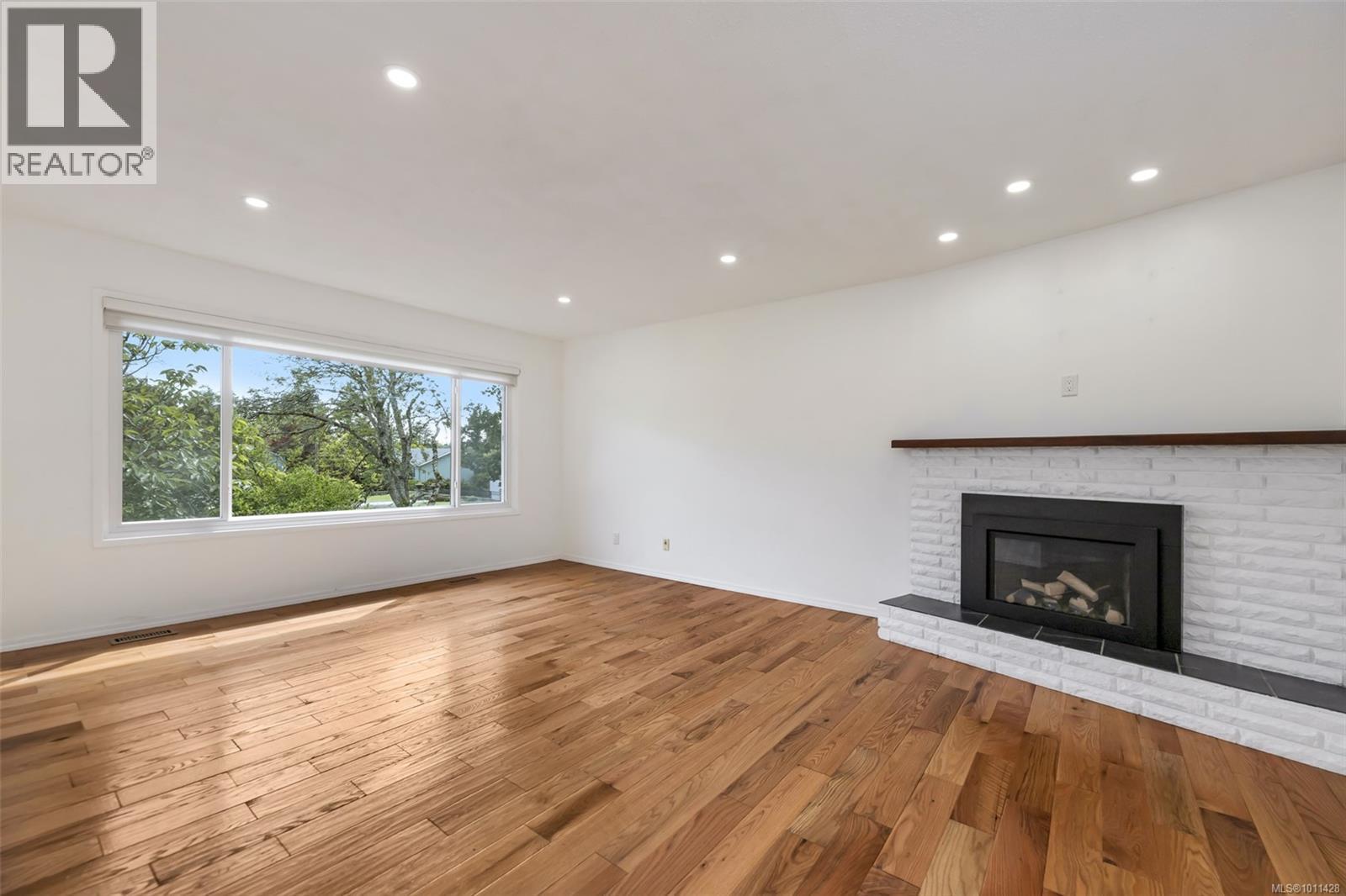 1616 Sarita Pl