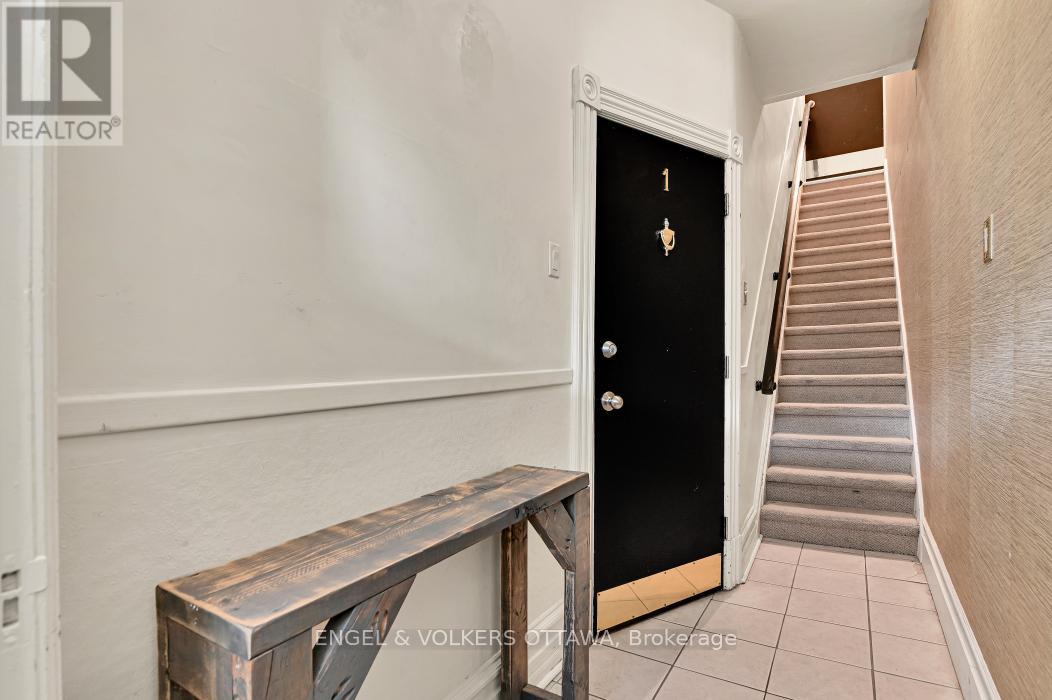 1 - 104 KING EDWARD AVENUE