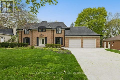 302 SHAKESPEARE DRIVE Waterloo ON N2L2V1
