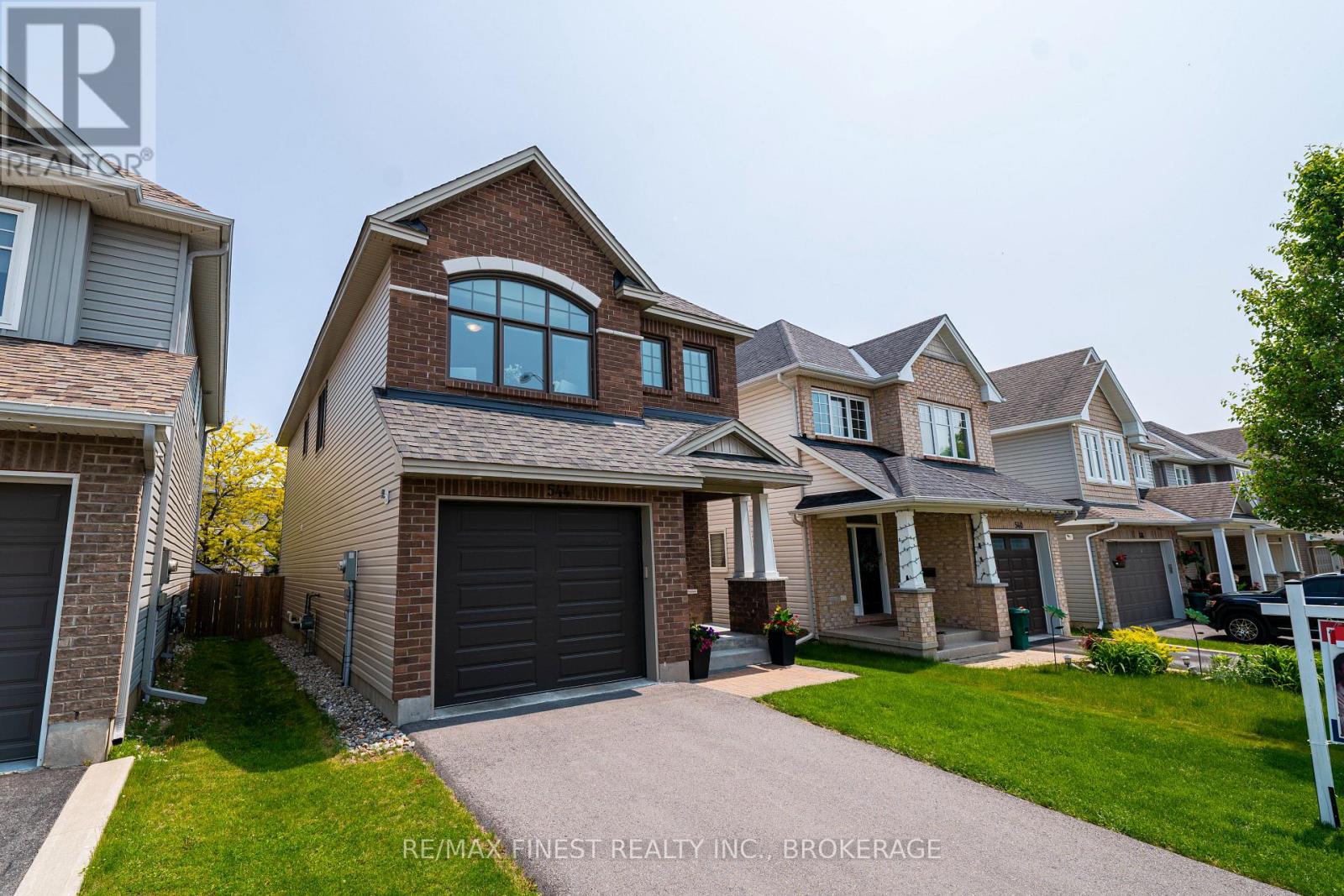 544 SAVANNAH COURT