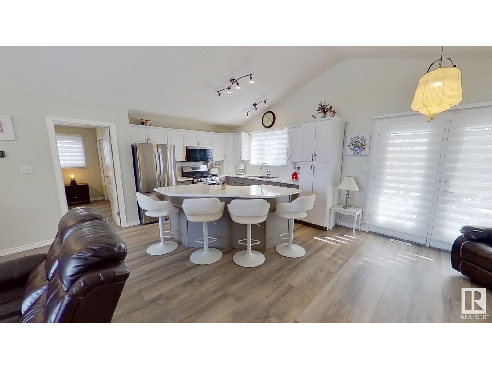 17 Viola DR