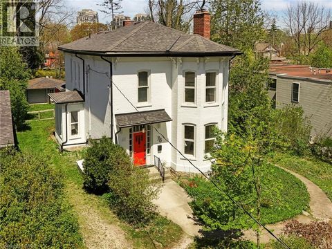 78 WILLIAM Street W Waterloo ON N2L1J7