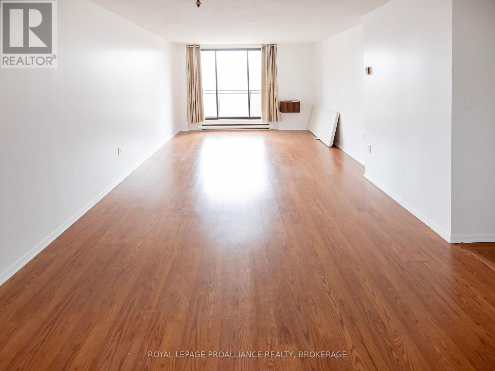 305 - 120 BARRETT COURT