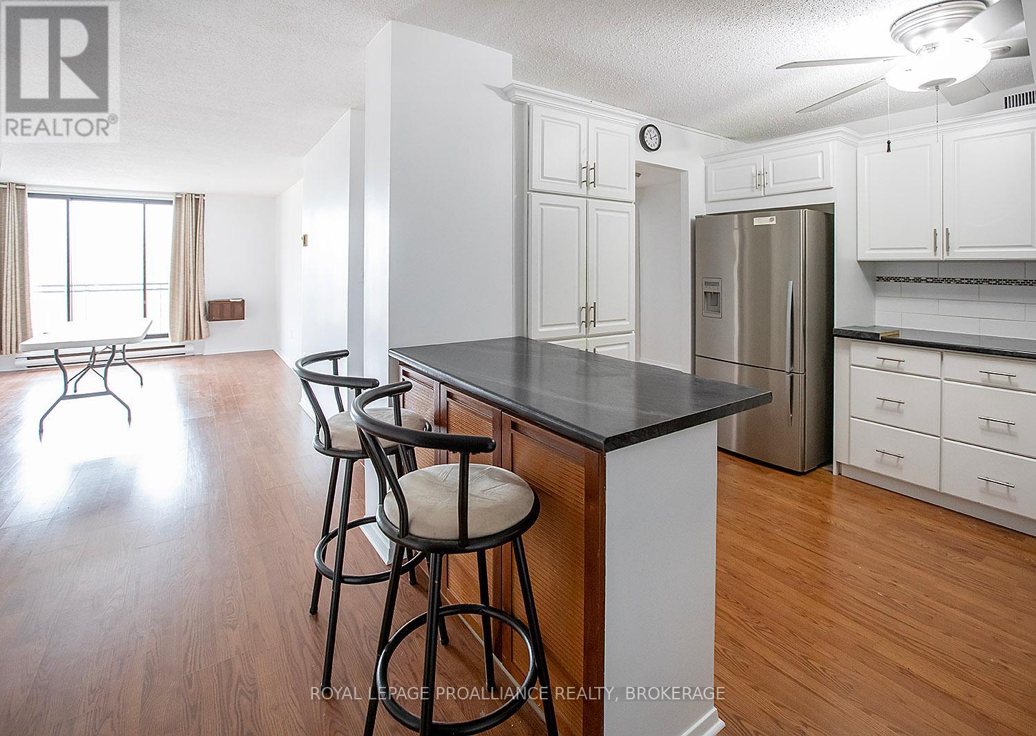 305 - 120 BARRETT COURT