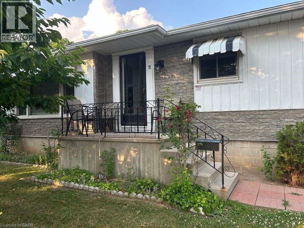 11 JAMES Avenue