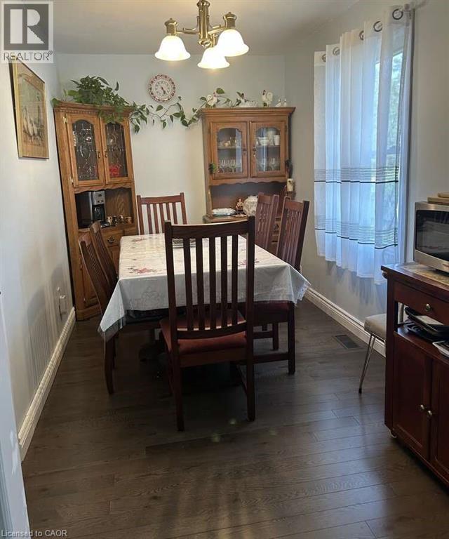 11 JAMES Avenue