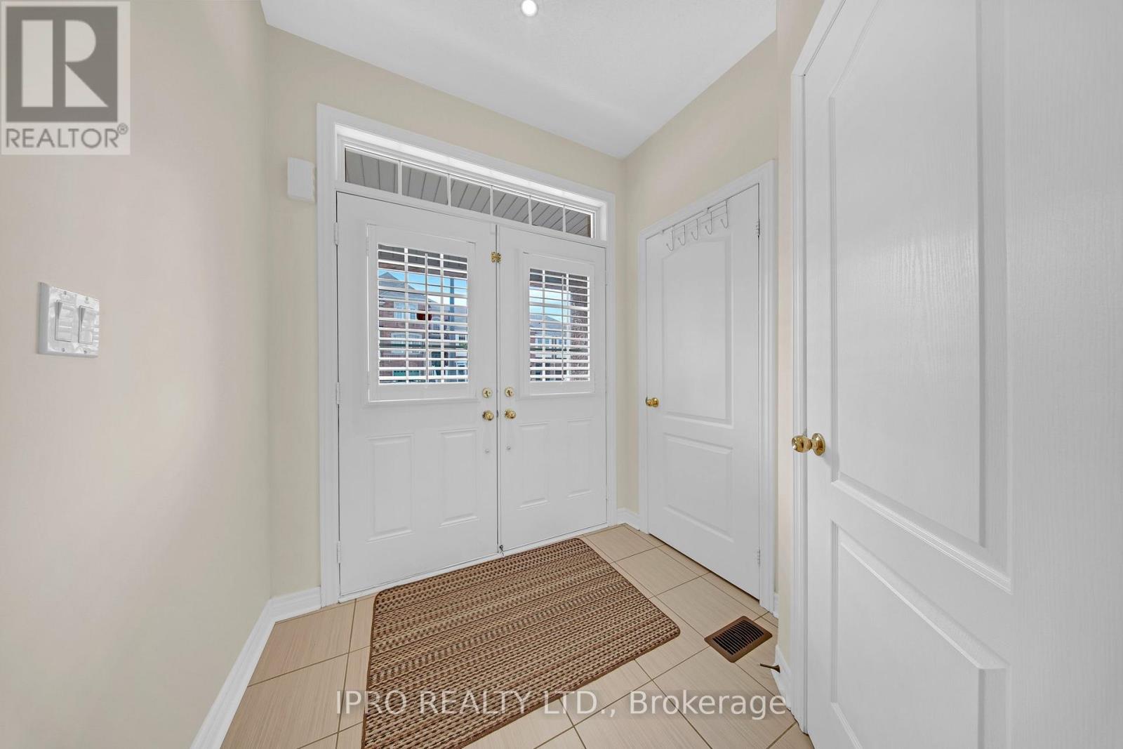 51 LORENZO CIRCLE