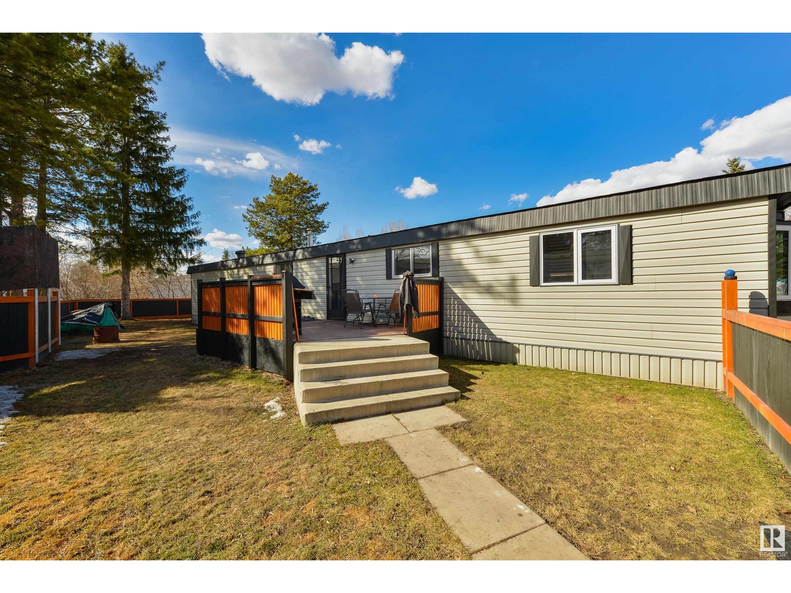 52 Maple Ridge DR NW