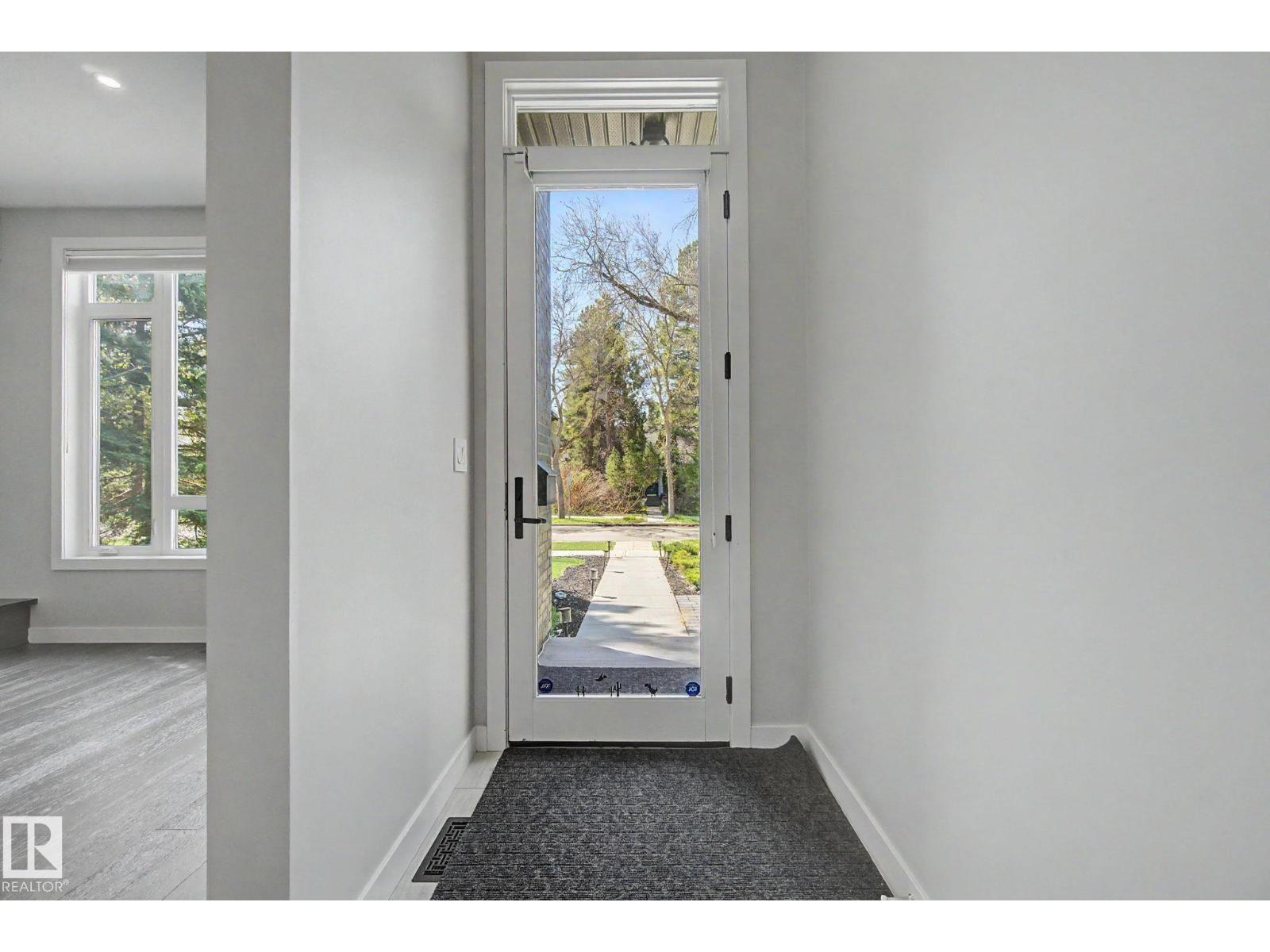 11430 75 AV NW