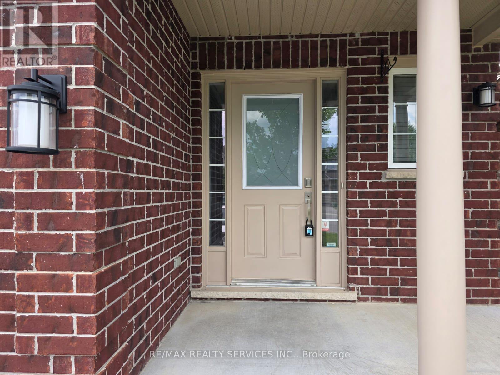 1182 SILVERFOX DRIVE