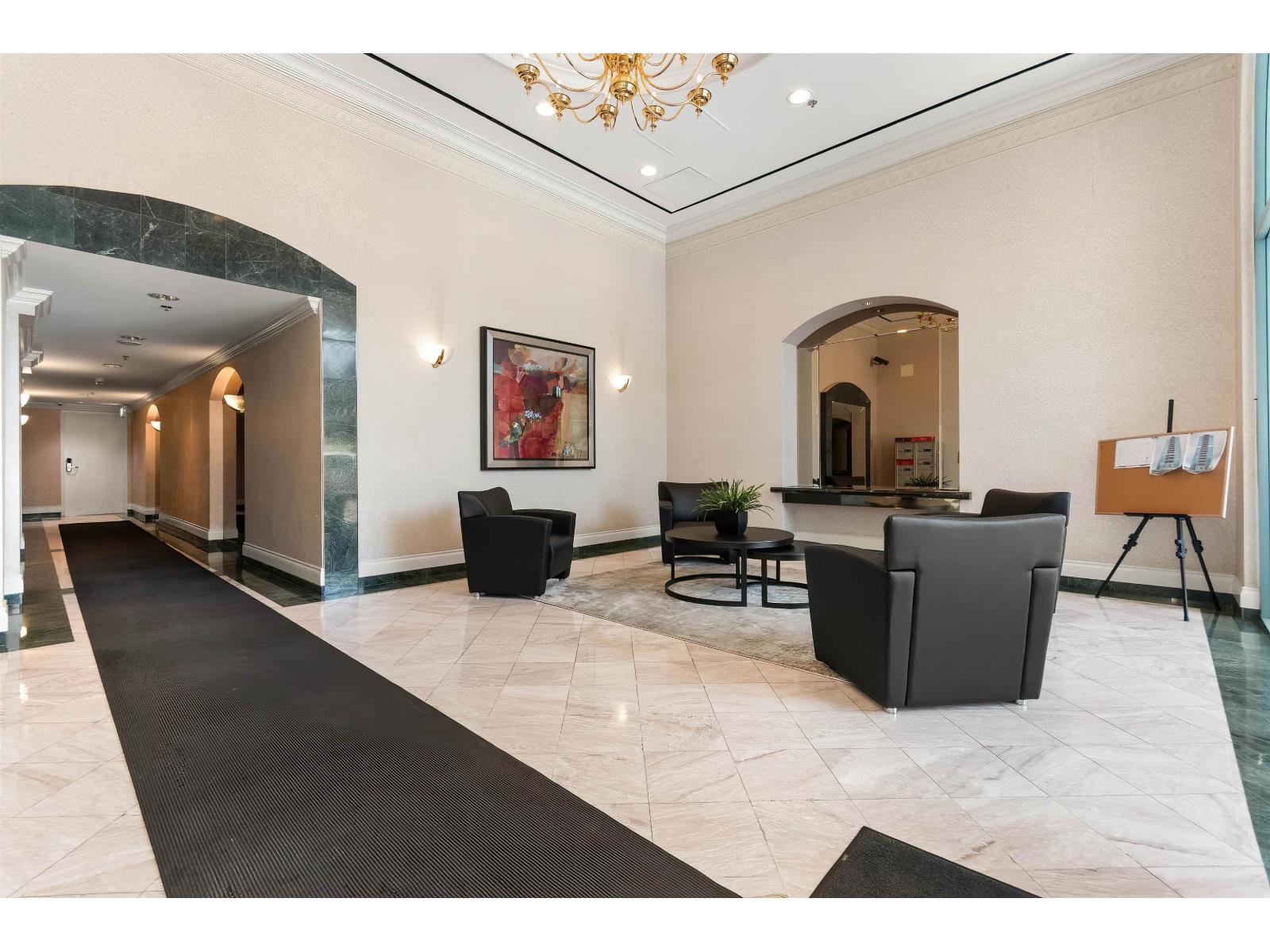 501 32330 SOUTH FRASER WAY