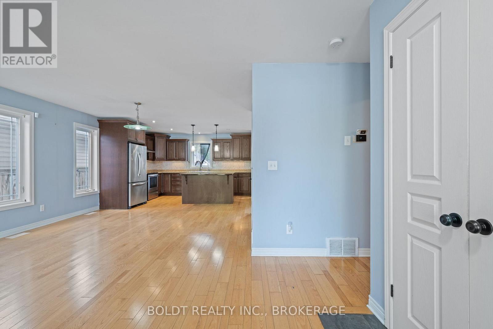 34 FITZGERALD STREET E