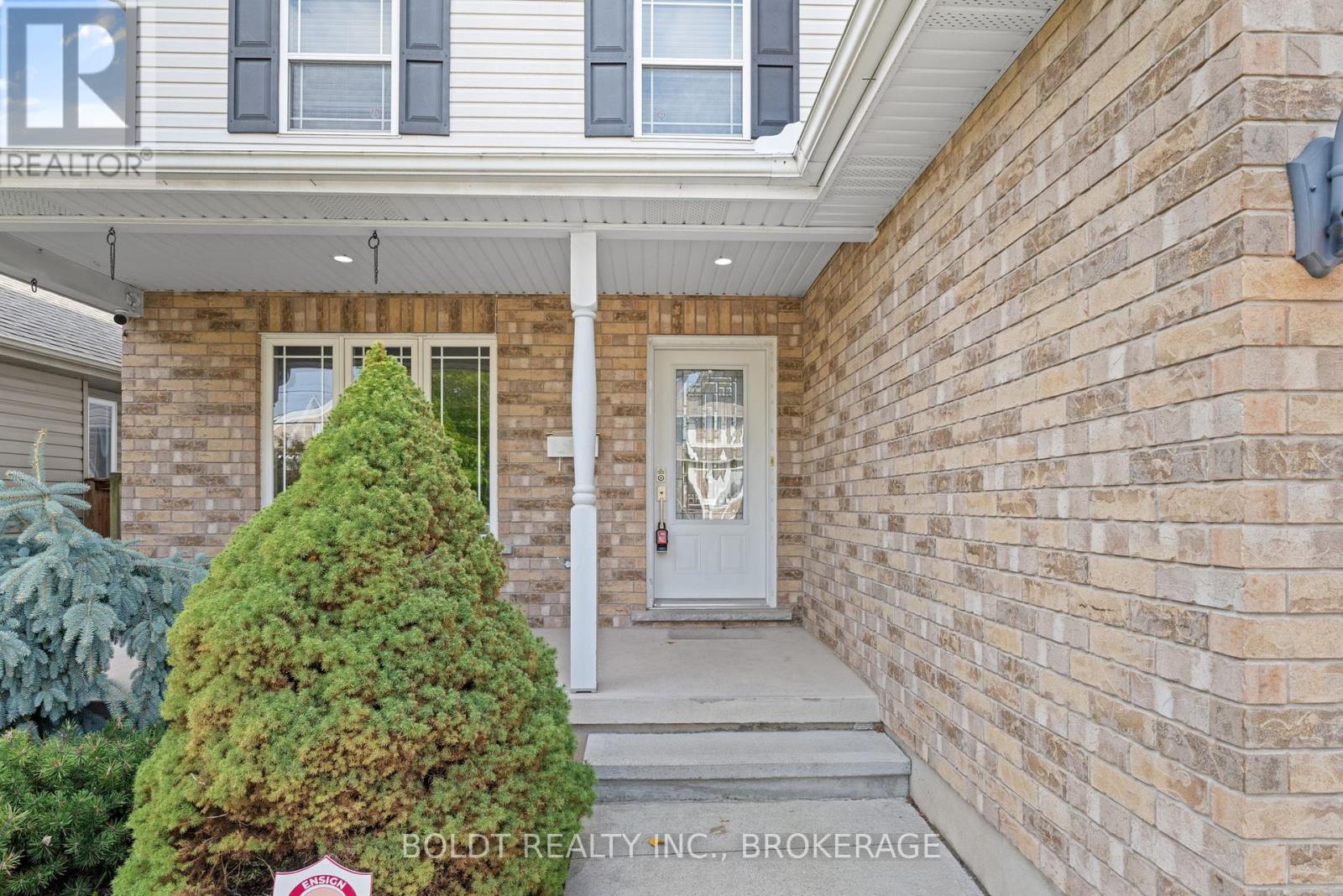 34 FITZGERALD STREET E