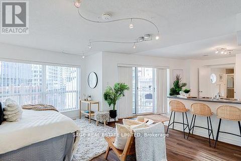 819 - 600 QUEENS QUAY W Toronto (Waterfront Communities) ON M5V3M3