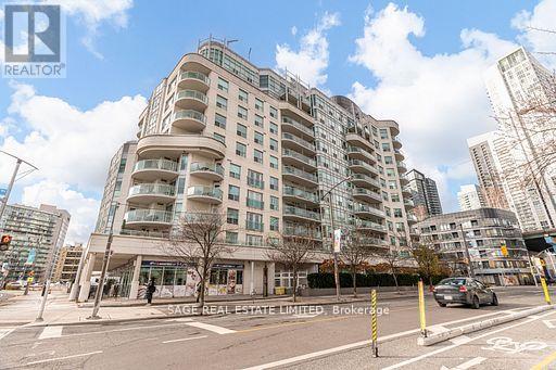 819 - 600 QUEENS QUAY W