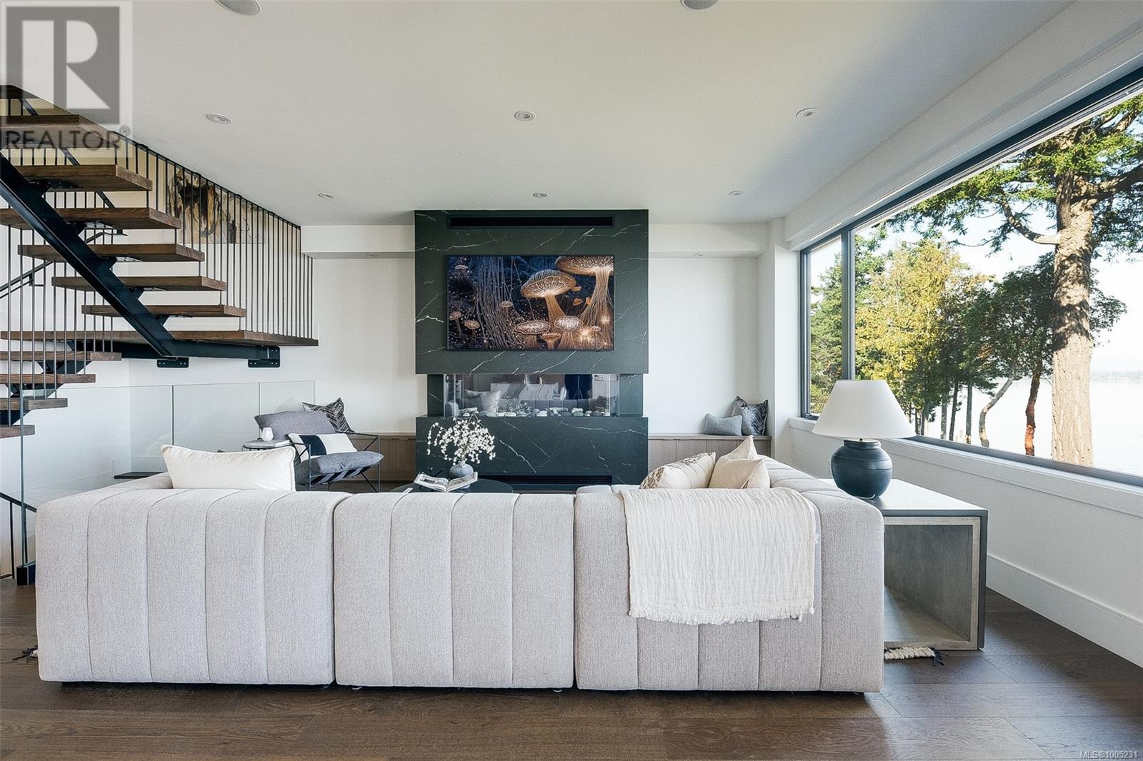 4599 Cordova Bay Rd