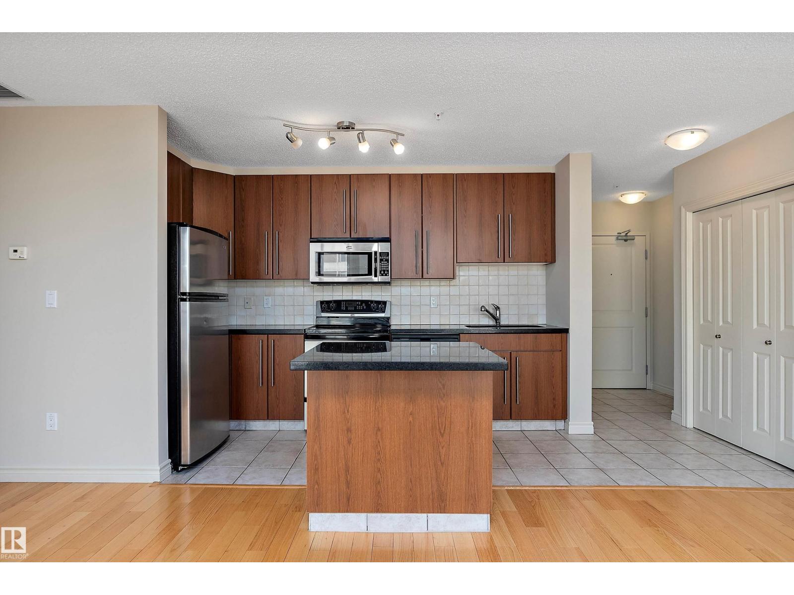 #1301 9819 104 ST NW